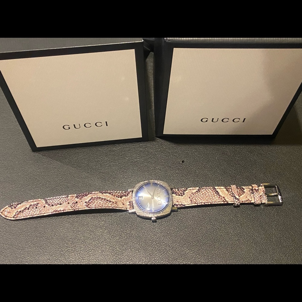 New Authentic Gucci watch - Picture 1 of 6
